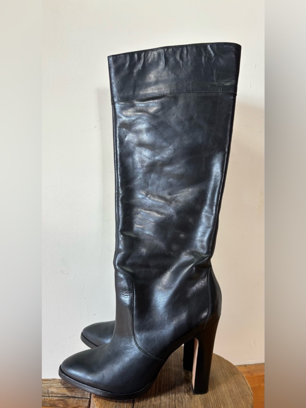 Michael Kors Courtney Boots - Picture 4 of 7